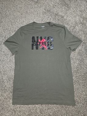 Express Men’s Olive Graphic Logo Tee Size Large 100%cotton